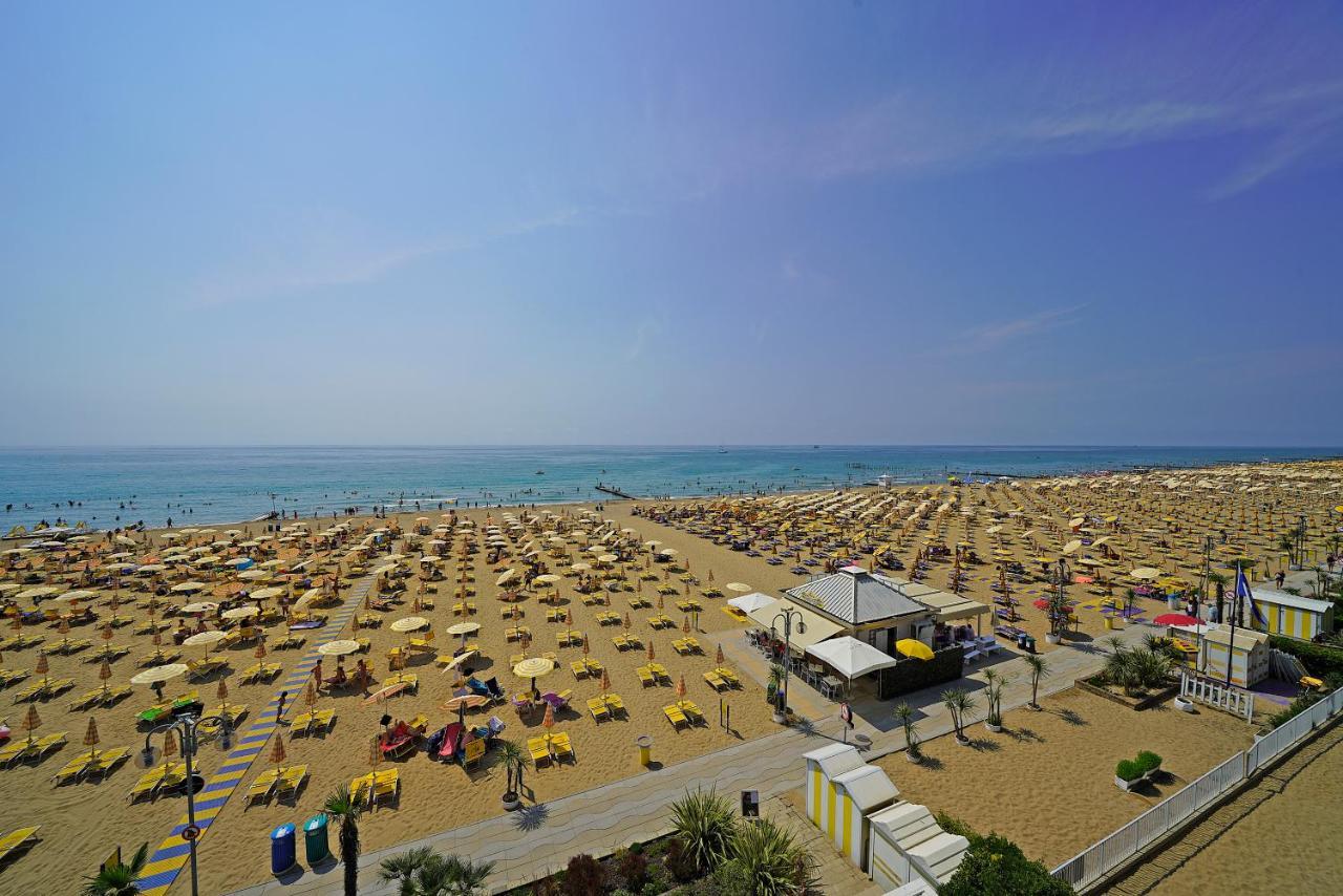 Hotel A Frontemare